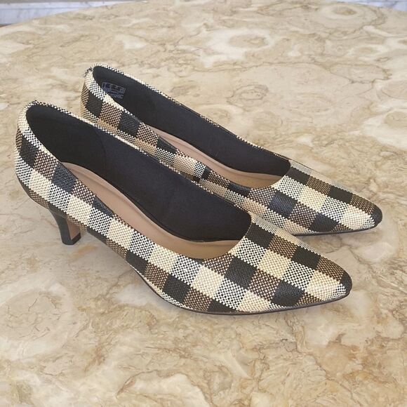 NWOT Clarks Linvale Jerica Pumps 9.5W - Picture 2 of 14